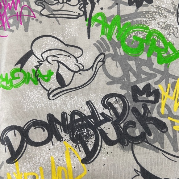 Disney tees & items. 5 pound box. Min. 10 items! 50th Anniversary surpri… - Picture 10 of 11